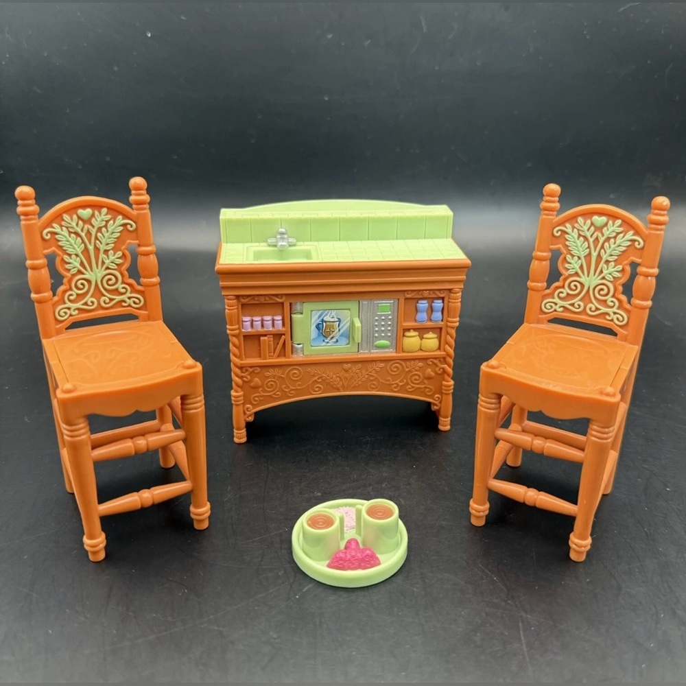 2004 Fisher Price Loving Family Dollhouse Kitchen Island, Chairs, Hot Cocoa Tray